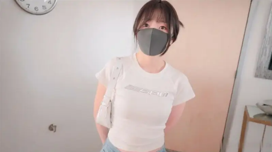HKD59 - Em gái búp bê tình dục mới quen qua mạng 